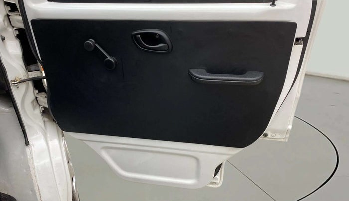 2019 Maruti Eeco 7 STR, CNG, Manual, 20,811 km, Driver Side Door Panels Control