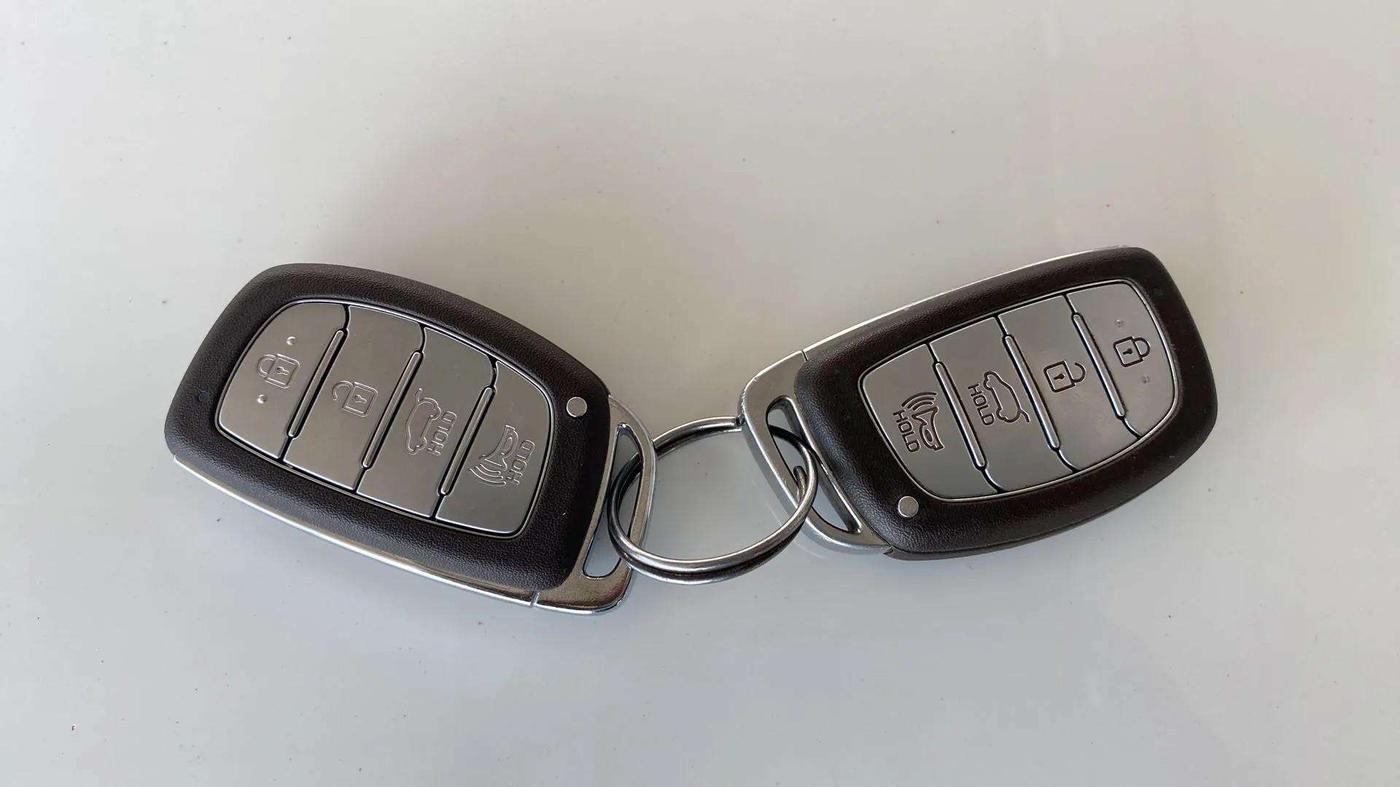 2020 Hyundai VENUE SX 1.0 (O) TURBO, Petrol, Manual, 47,402 km, Key Close Up