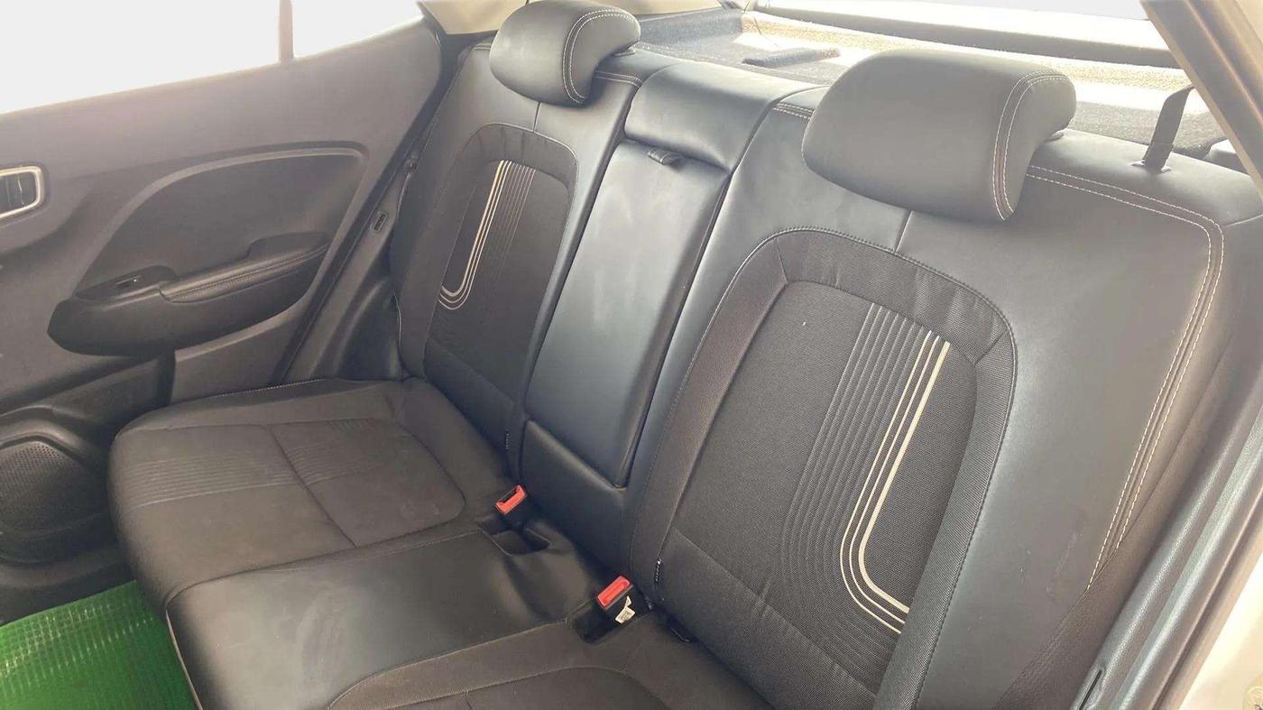 2020 Hyundai VENUE SX 1.0 (O) TURBO, Petrol, Manual, 47,402 km, Right Side Rear Door Cabin