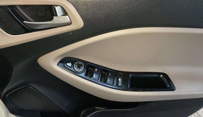 2019 Hyundai Elite i20 ASTA 1.2 (O), Petrol, Manual, 43,906 km, Driver Side Door Panels Control