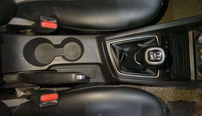 2019 Hyundai Elite i20 ASTA 1.2 (O), Petrol, Manual, 43,906 km, Gear Lever
