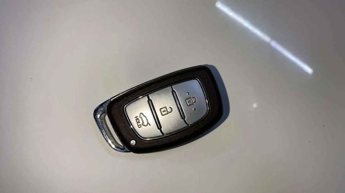 2019 Hyundai Elite i20 ASTA 1.2 (O), Petrol, Manual, 43,906 km, Key Close Up
