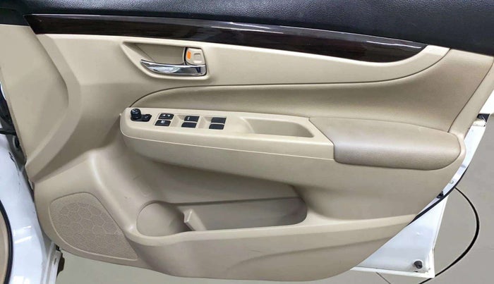 2018 Maruti Ciaz ALPHA  AT 1.4  PETROL, Petrol, Automatic, 53,134 km, Driver Side Door Panels Control