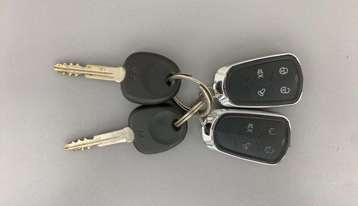 2020 Hyundai NEW SANTRO MAGNA 1.1 CORPORATE EDITION, Petrol, Manual, 31,573 km, Key Close Up