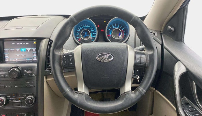 2017 Mahindra XUV500 W6, Diesel, Manual, 90,991 km, Steering Wheel Close Up