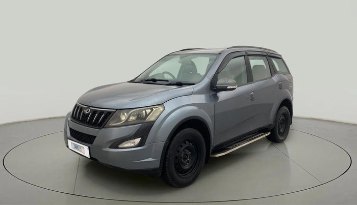 2017 Mahindra XUV500 W6, Diesel, Manual, 90,991 km, Left Front Diagonal