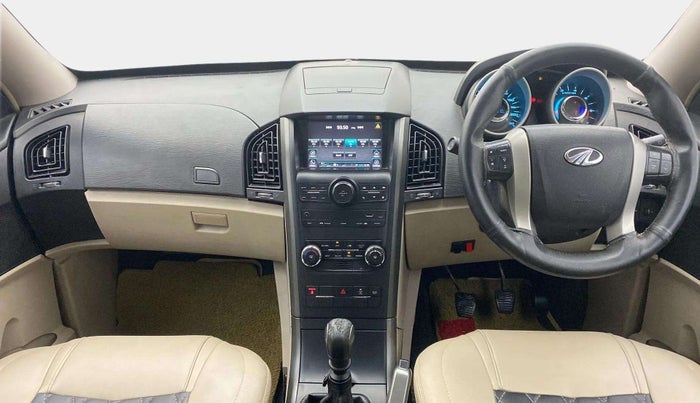 2017 Mahindra XUV500 W6, Diesel, Manual, 90,991 km, Dashboard