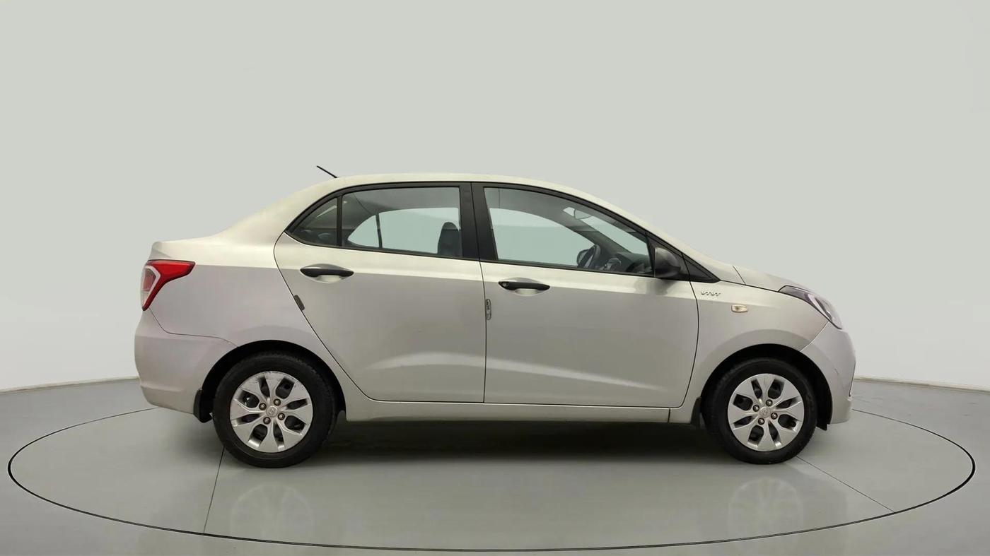2015 Hyundai Xcent BASE 1.2, Petrol, Manual, 79,600 km, Right Side View