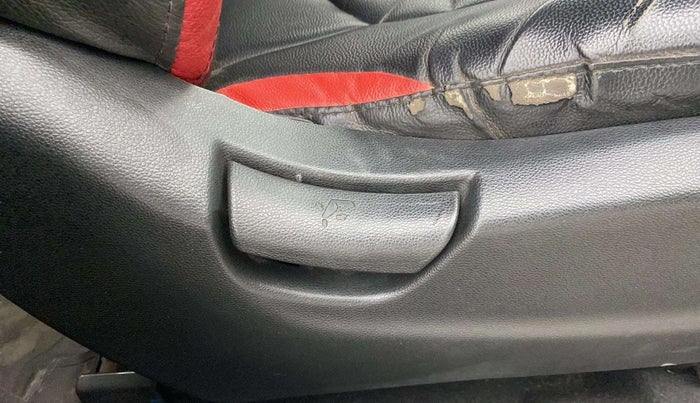 2017 Hyundai Creta E 1.6 PETROL, Petrol, Manual, 68,734 km, Driver Side Adjustment Panel