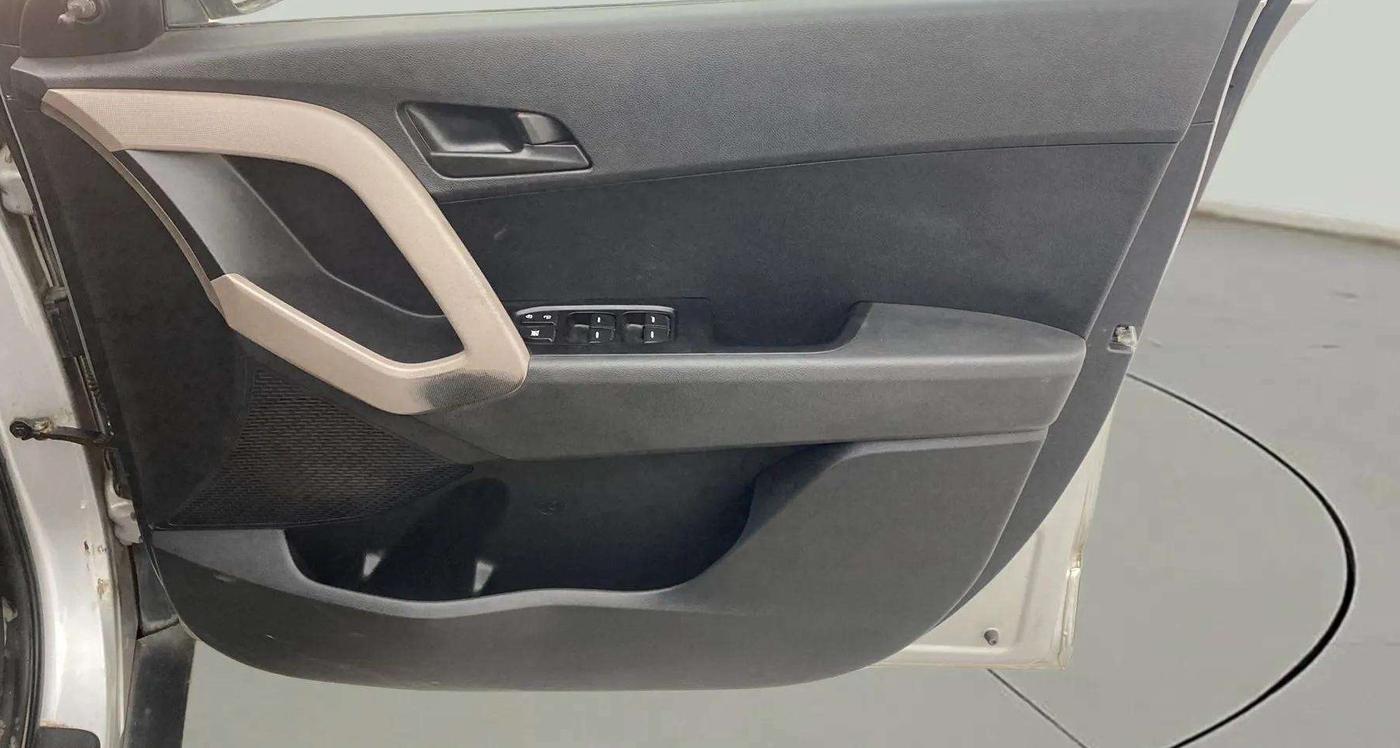 2017 Hyundai Creta E 1.6 PETROL, Petrol, Manual, 68,734 km, Driver Side Door Panels Control