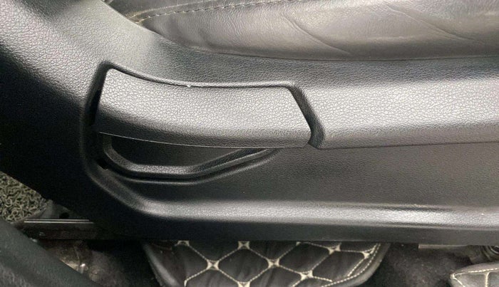 2022 Hyundai VENUE S 1.2, Petrol, Manual, 20,887 km, Driver Side Adjustment Panel