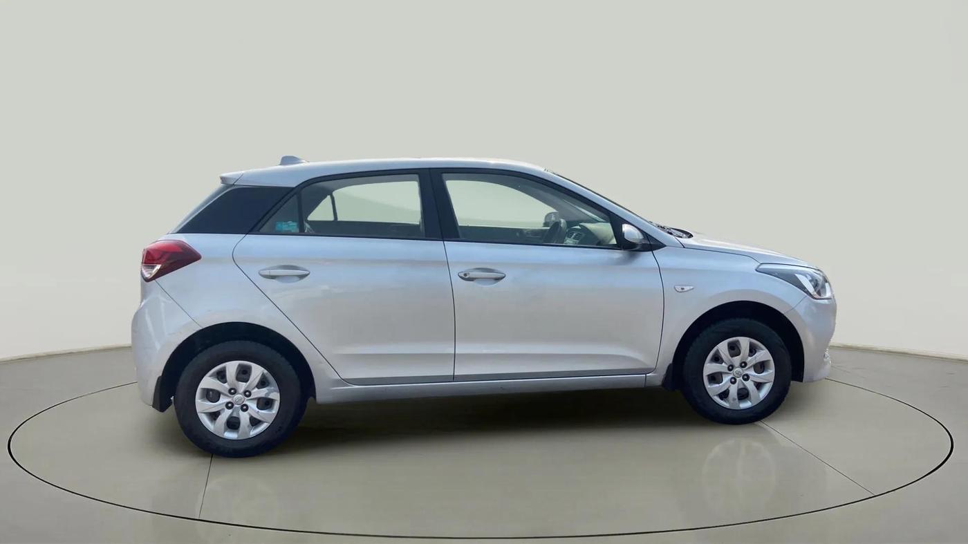 2017 Hyundai Elite i20 MAGNA 1.2, Petrol, Manual, 57,724 km, Right Side View