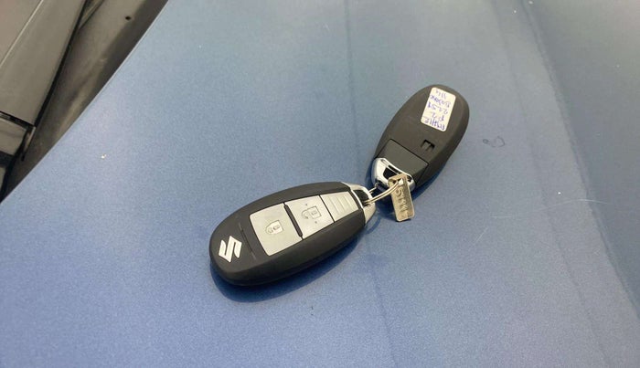 2017 Maruti Baleno ZETA PETROL 1.2, Petrol, Manual, 43,064 km, Key Close Up