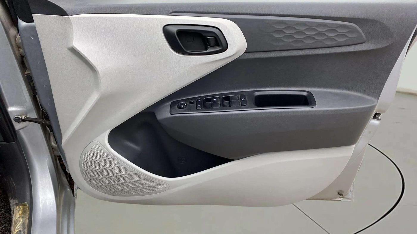 2020 Hyundai GRAND I10 NIOS MAGNA 1.2 KAPPA VTVT, Petrol, Manual, 18,742 km, Driver Side Door Panels Control