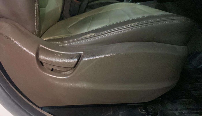 2017 Hyundai Creta E PLUS 1.6 PETROL, Petrol, Manual, 1,02,078 km, Driver Side Adjustment Panel