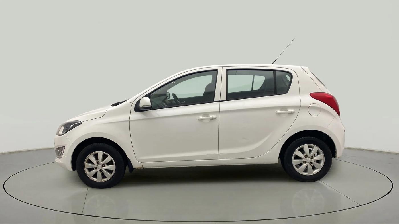 2014 Hyundai i20 SPORTZ 1.2, Petrol, Manual, 40,171 km, Left Side