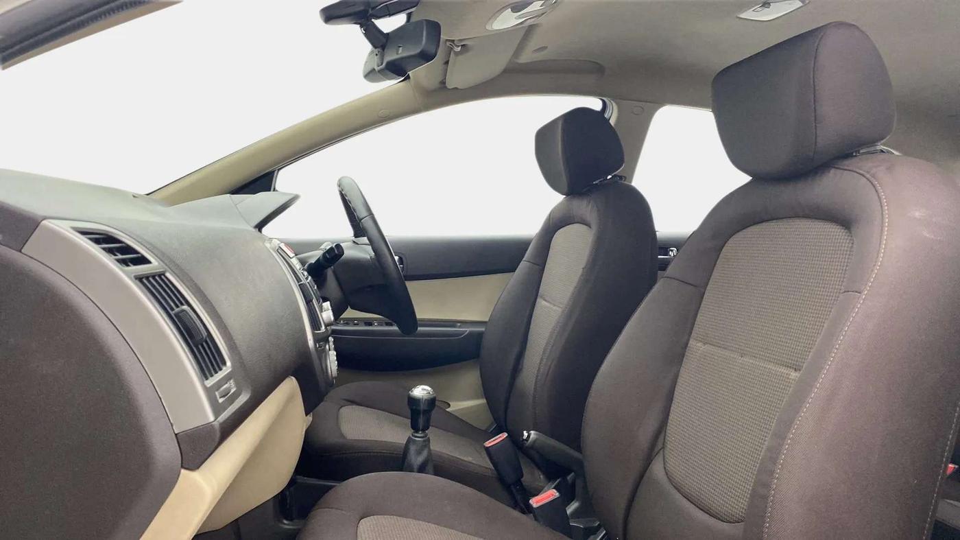 2014 Hyundai i20 SPORTZ 1.2, Petrol, Manual, 40,171 km, Right Side Front Door Cabin