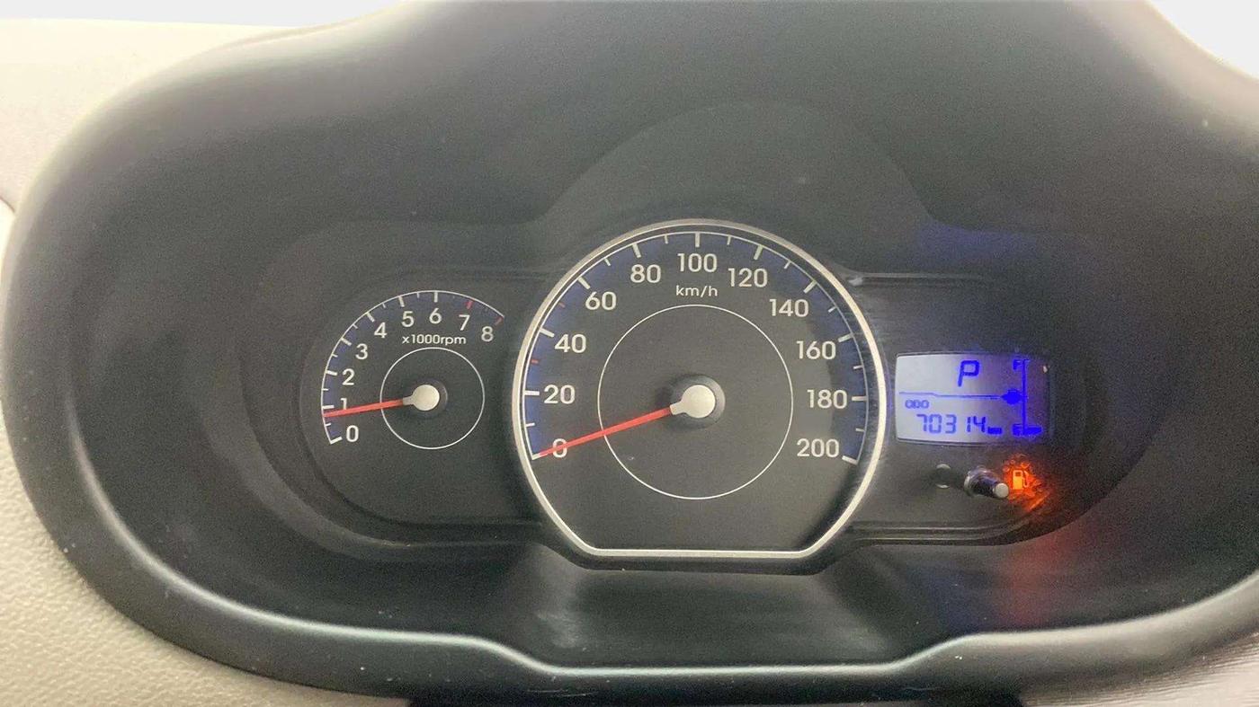 2013 Hyundai i10 SPORTZ 1.2 AT, Petrol, Automatic, 70,354 km, Odometer Image