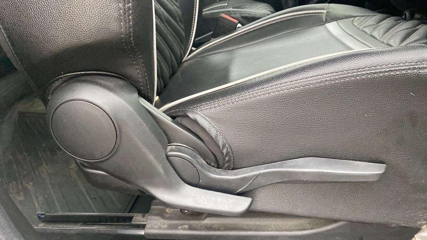2022 Maruti Swift VXI, Petrol, Manual, 42,318 km, Driver Side Adjustment Panel
