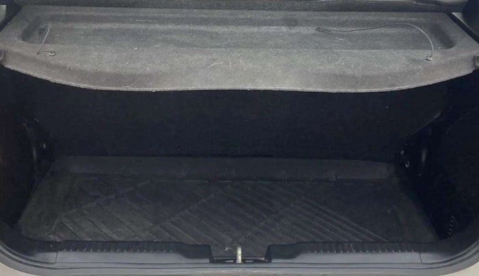2022 Maruti Swift VXI, Petrol, Manual, 42,318 km, Boot Inside