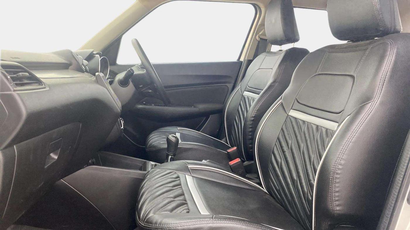 2022 Maruti Swift VXI, Petrol, Manual, 42,318 km, Right Side Front Door Cabin