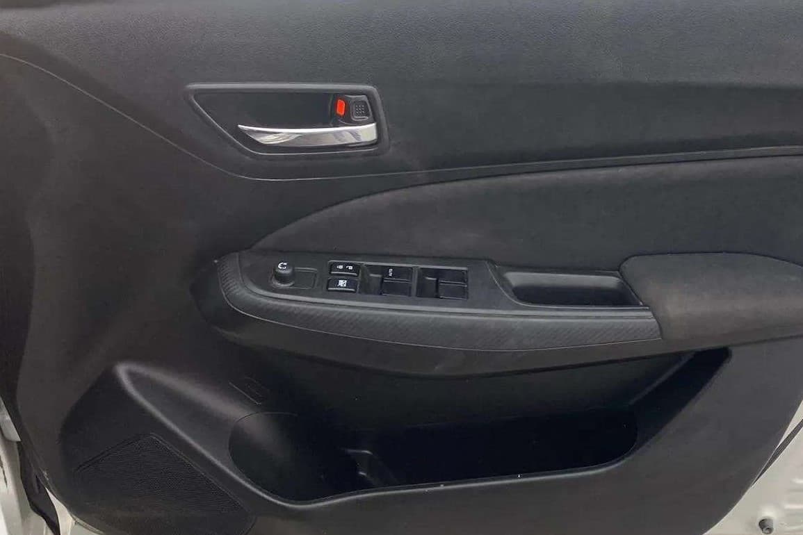 2022 Maruti Swift VXI, Petrol, Manual, 42,318 km, Driver Side Door Panels Control