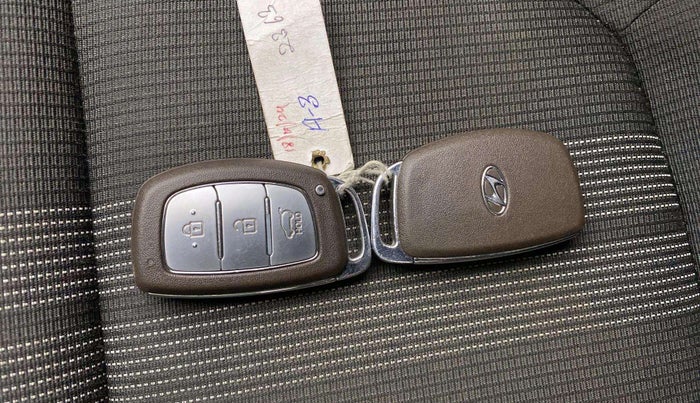 2021 Hyundai VENUE SX 1.5 (O) EXECUTIVE CRDI, Diesel, Manual, 66,078 km, Key Close Up