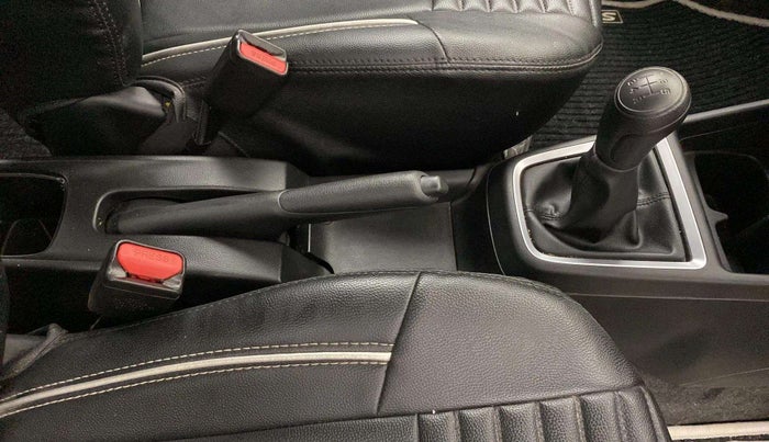 2022 Maruti Swift LXI, Petrol, Manual, 29,524 km, Gear Lever