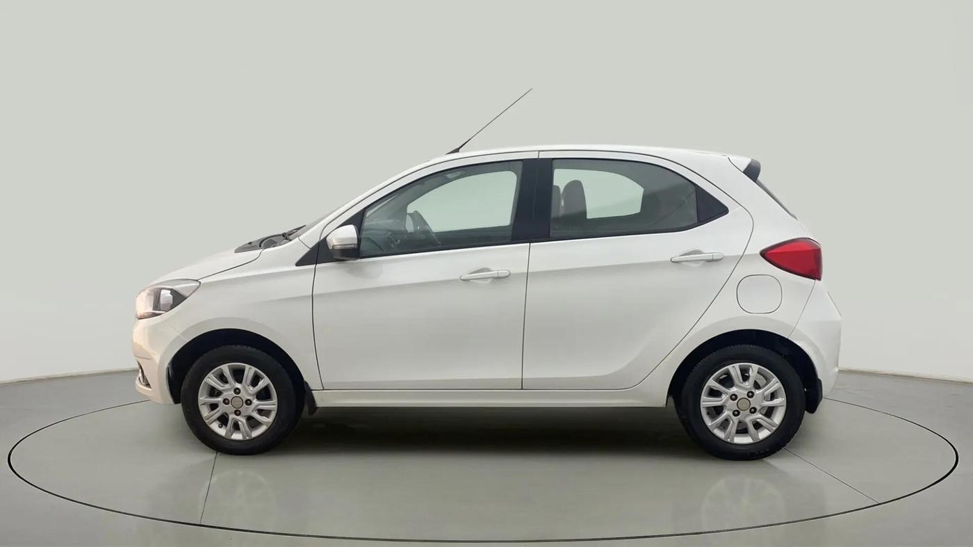 2017 Tata Tiago XZ PETROL, Petrol, Manual, 40,752 km, Left Side