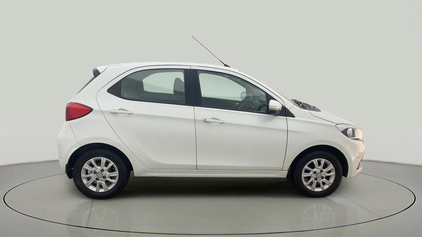 2017 Tata Tiago XZ PETROL, Petrol, Manual, 40,752 km, Right Side