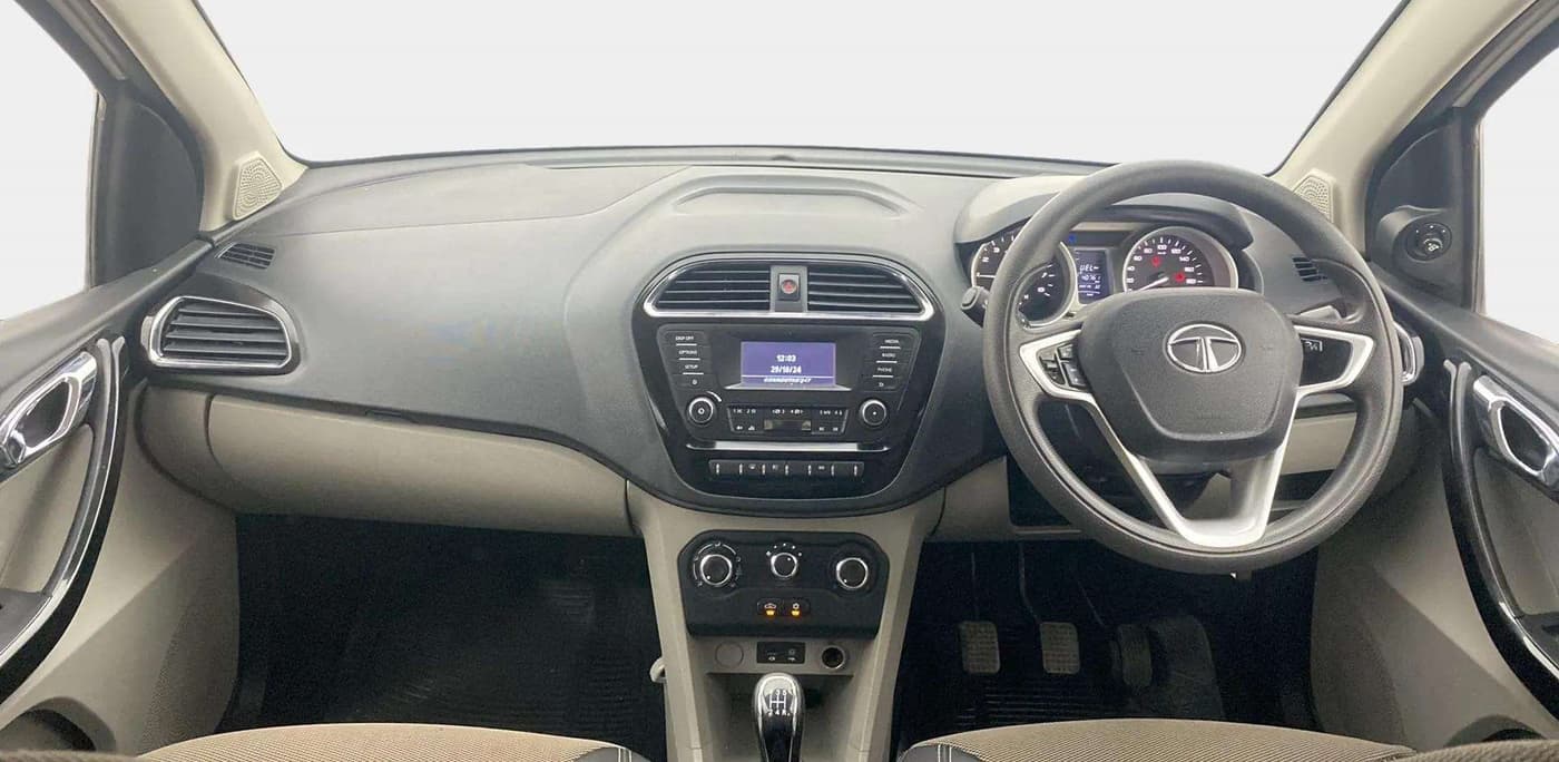 2017 Tata Tiago XZ PETROL, Petrol, Manual, 40,752 km, Dashboard