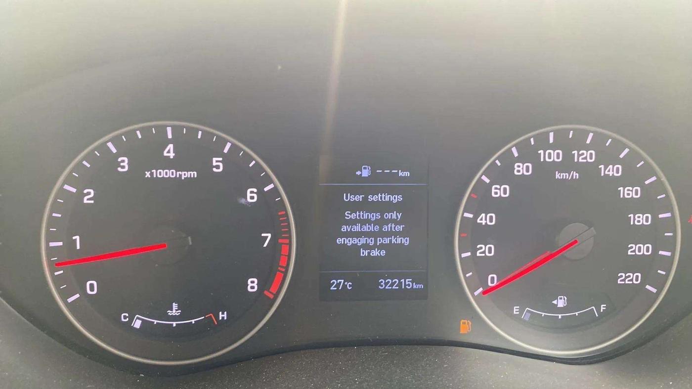 2020 Hyundai Elite i20 ASTA 1.2 (O), Petrol, Manual, 32,349 km, Odometer Image