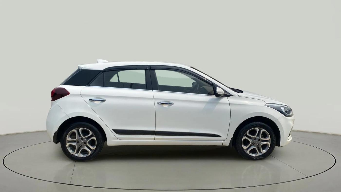 2020 Hyundai Elite i20 ASTA 1.2 (O), Petrol, Manual, 32,349 km, Right Side