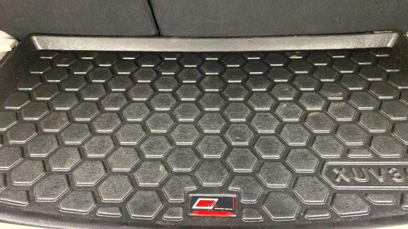2023 Mahindra XUV300 W8 1.5 DIESEL, Diesel, Manual, 16,491 km, Boot Inside