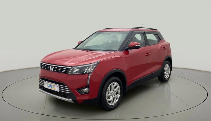 2023 Mahindra XUV300 W8 1.5 DIESEL, Diesel, Manual, 16,491 km, Left Front Diagonal