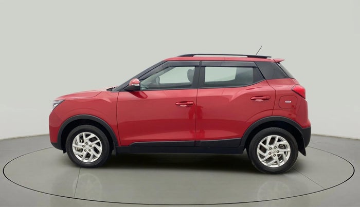 2023 Mahindra XUV300 W8 1.5 DIESEL, Diesel, Manual, 16,491 km, Left Side