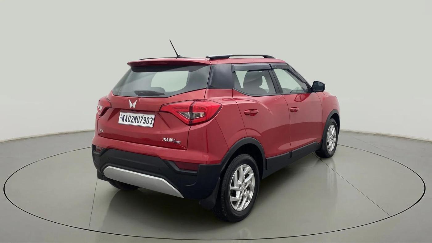 2023 Mahindra XUV300 W8 1.5 DIESEL, Diesel, Manual, 16,491 km, Right Back Diagonal