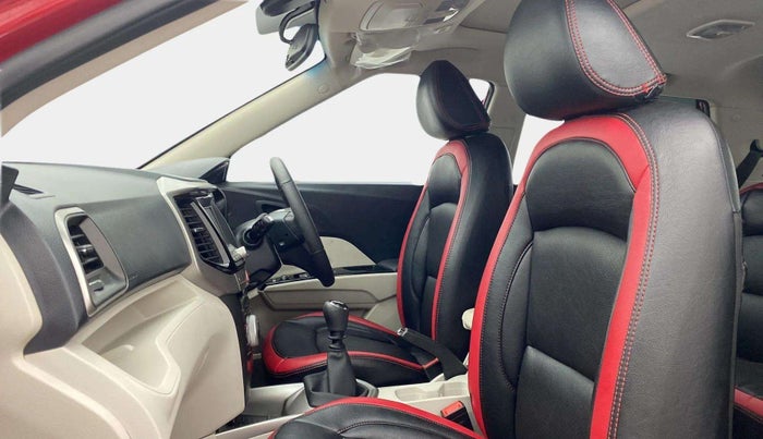 2023 Mahindra XUV300 W8 1.5 DIESEL, Diesel, Manual, 16,491 km, Right Side Front Door Cabin