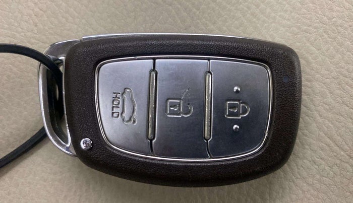2014 Hyundai Grand i10 ASTA AT 1.2 KAPPA VTVT, Petrol, Automatic, 17,082 km, Key Close Up