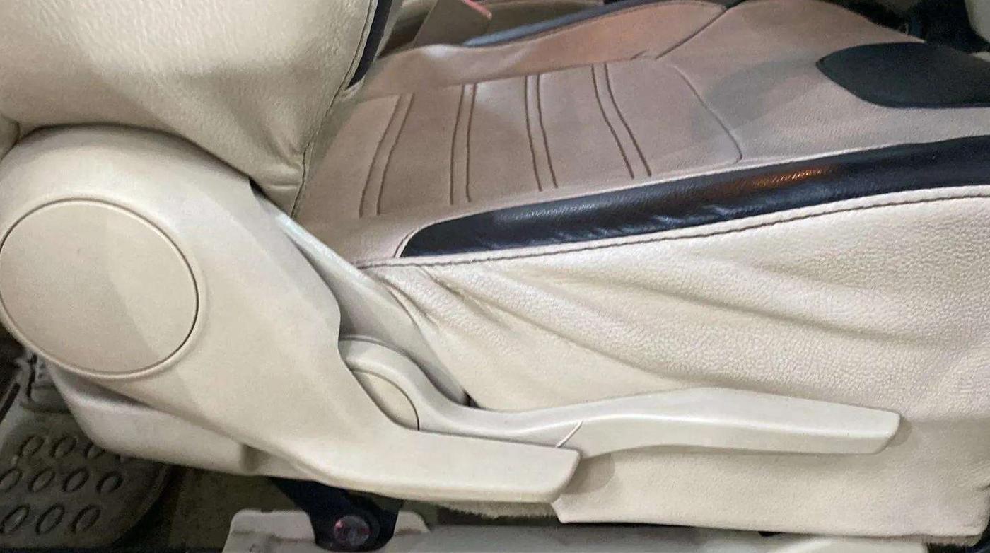 2017 Maruti Dzire VDI AMT, Diesel, Automatic, 76,687 km, Driver Side Adjustment Panel