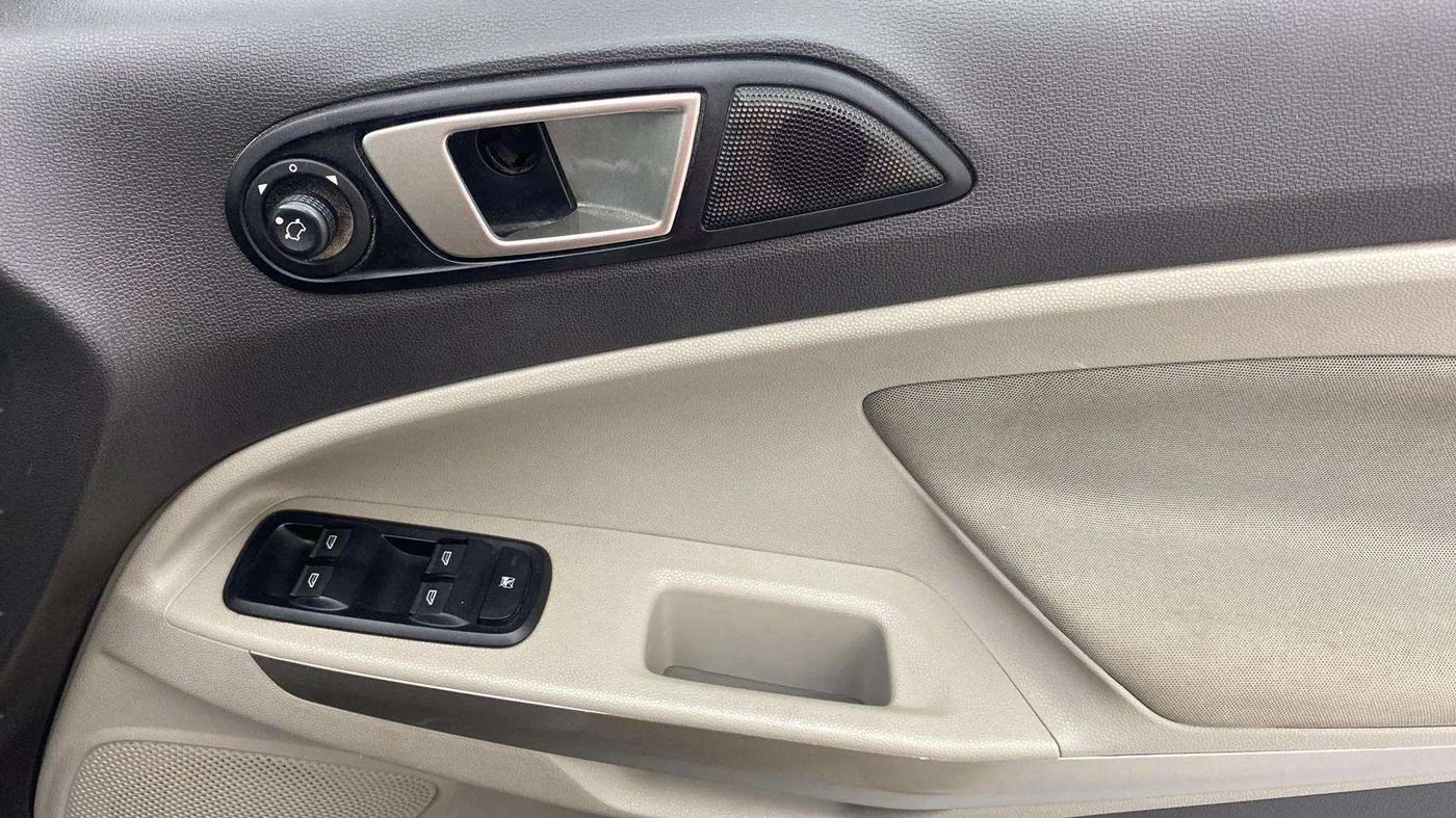 2015 Ford Ecosport TITANIUM 1.5L PETROL AT, Petrol, Automatic, 80,299 km, Driver Side Door Panels Control