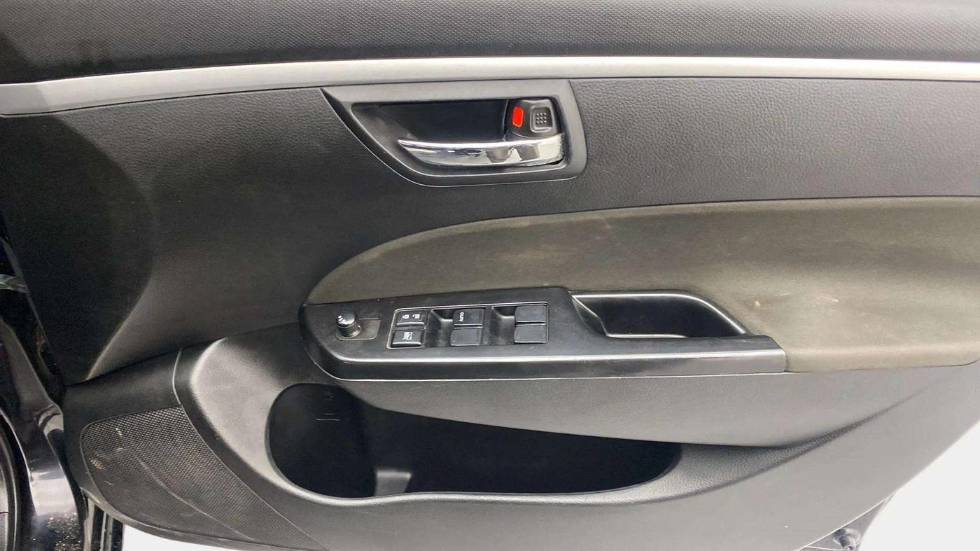 2014 Maruti Swift VXI, Petrol, Manual, 76,826 km, Driver Side Door Panels Control
