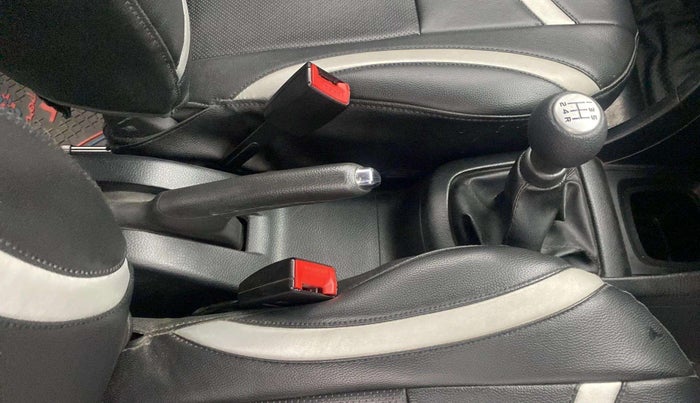 2014 Maruti Swift VXI, Petrol, Manual, 76,826 km, Gear Lever