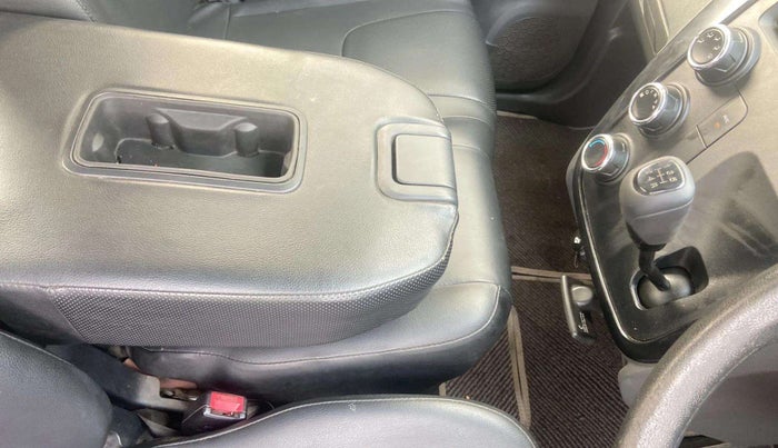 2018 Mahindra KUV 100 NXT K2 P 6 STR, Petrol, Manual, 38,846 km, Gear Lever