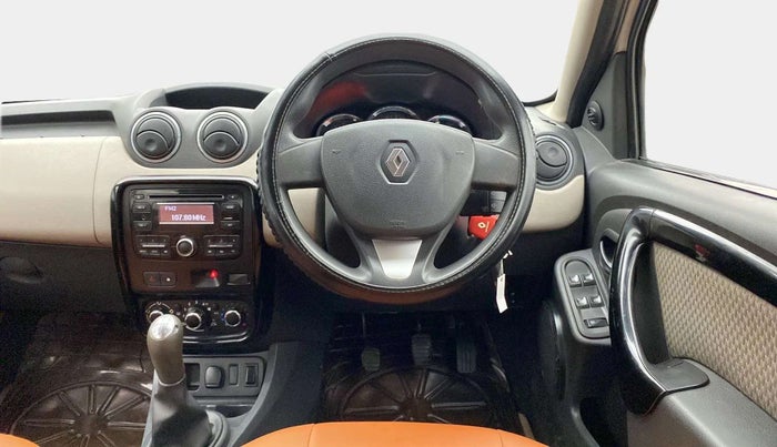 2015 Renault Duster RXL PETROL, Petrol, Manual, 59,685 km, Steering Wheel Close Up