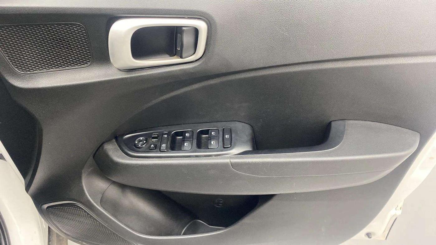 2019 Hyundai VENUE SX 1.0 TURBO, Petrol, Manual, 46,388 km, Driver Side Door Panels Control