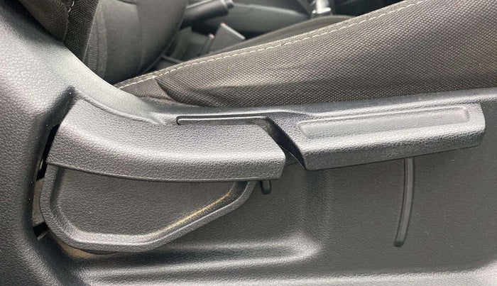 2019 Hyundai VENUE SX 1.0 TURBO, Petrol, Manual, 46,388 km, Driver Side Adjustment Panel