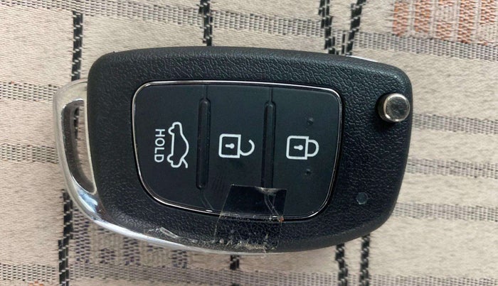 2015 Hyundai Xcent S 1.2, Petrol, Manual, 98,378 km, Key Close Up