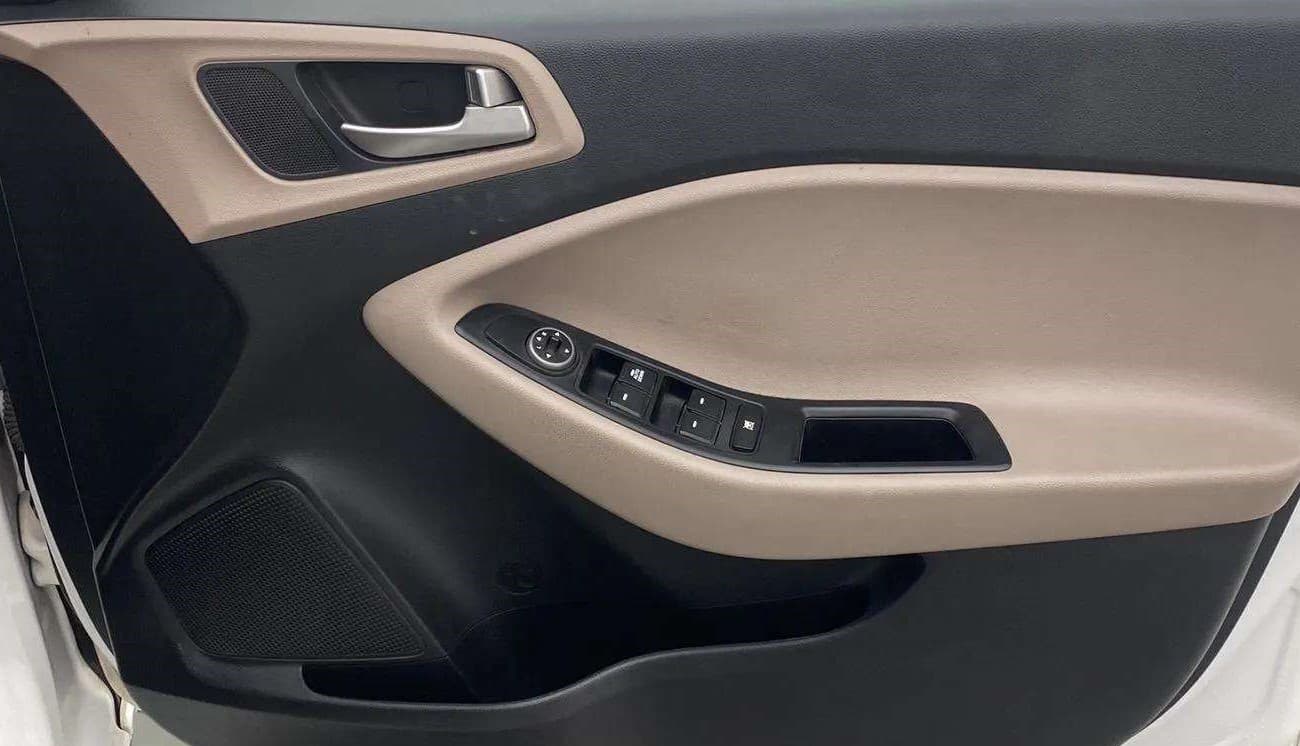 2019 Hyundai Elite i20 MAGNA PLUS 1.2, Petrol, Manual, 20,757 km, Driver Side Door Panels Control