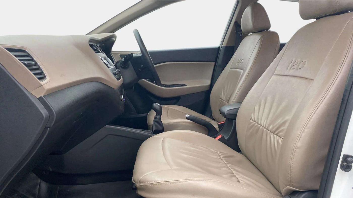 2019 Hyundai Elite i20 MAGNA PLUS 1.2, Petrol, Manual, 20,757 km, Right Side Front Door Cabin